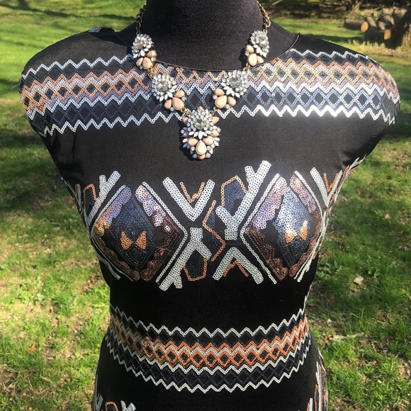 Black sequin pattern cocktail dress EUC!! - Picture 2 of 8